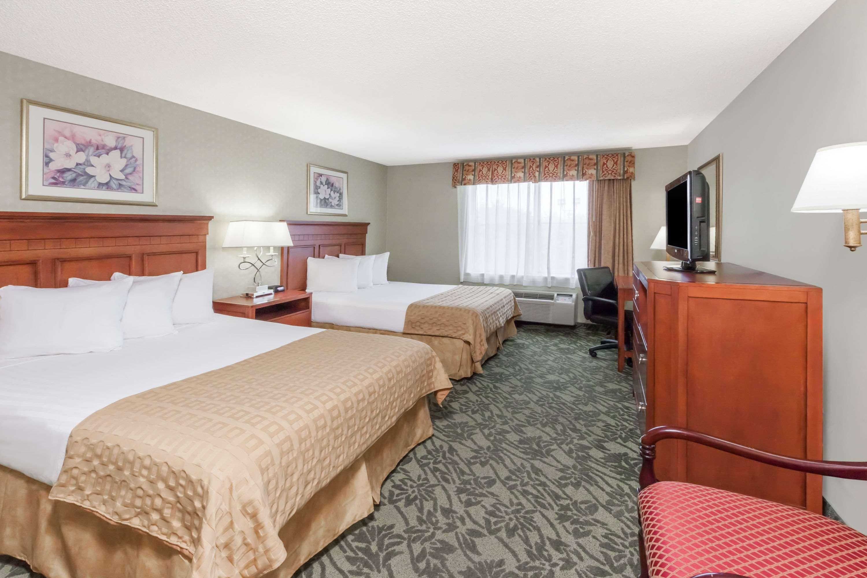 Spark By Hilton Walker Grand Rapids North Exterior photo