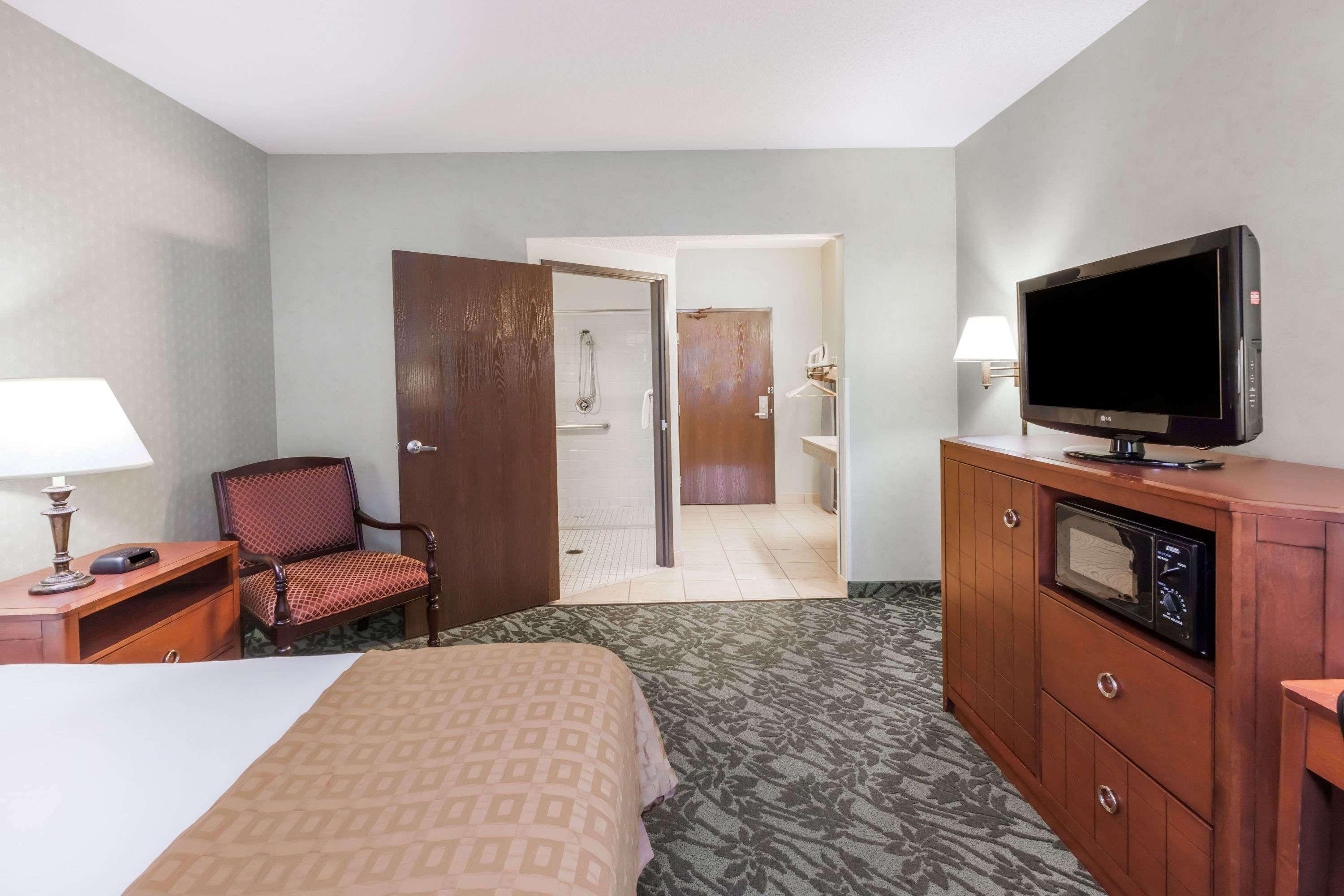 Spark By Hilton Walker Grand Rapids North Exterior photo