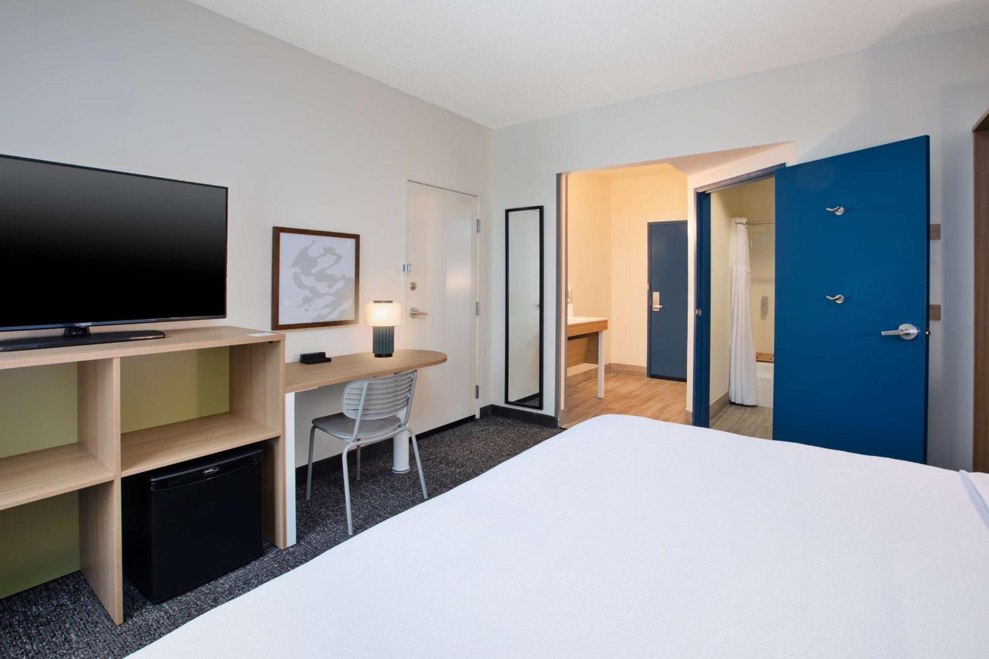 Spark By Hilton Walker Grand Rapids North Exterior photo