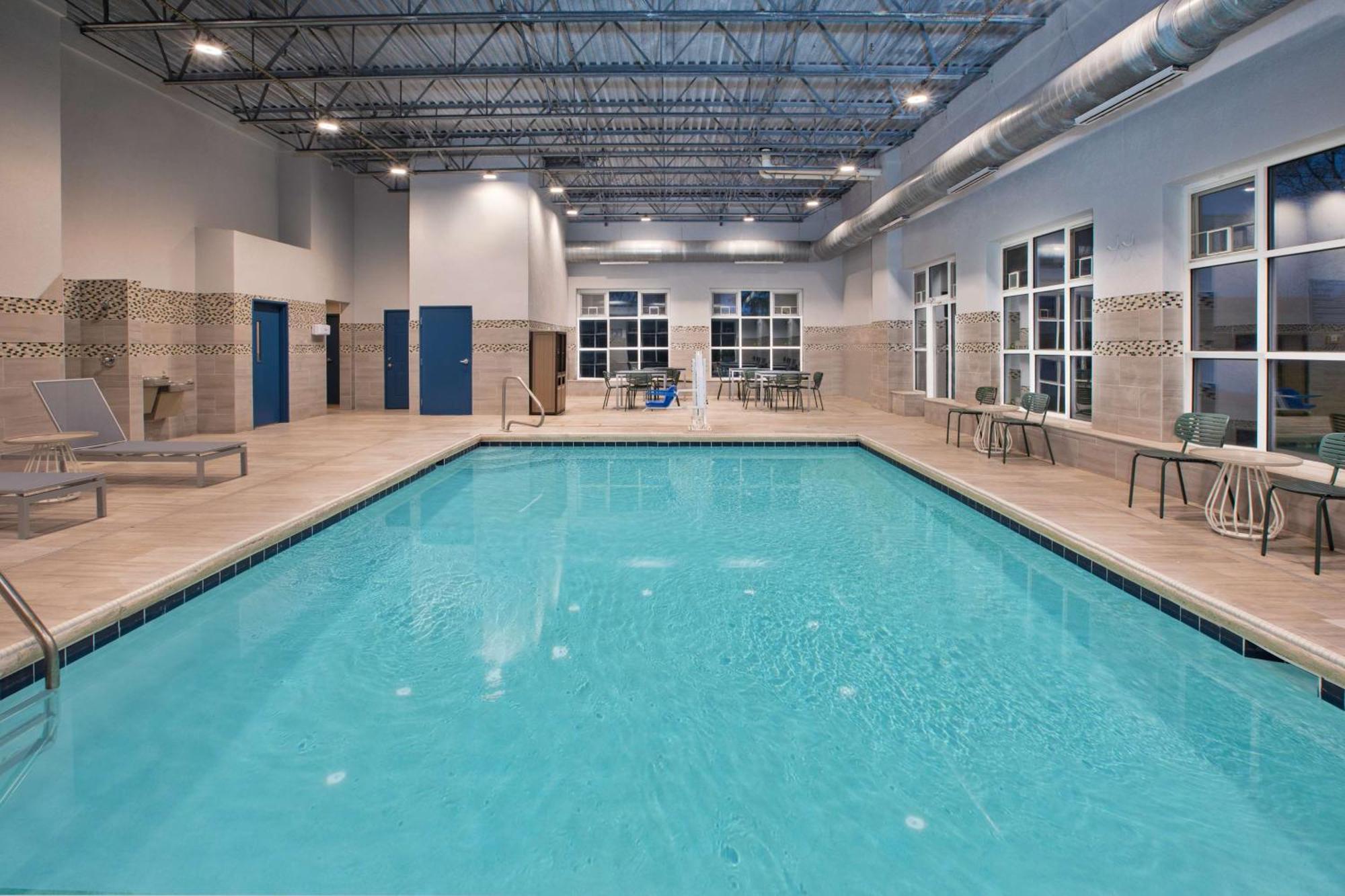 Spark By Hilton Walker Grand Rapids North Exterior photo